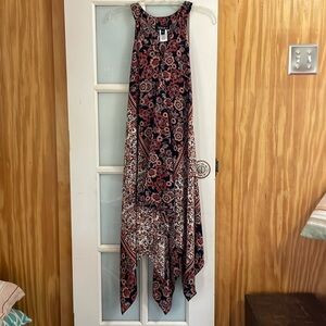 Sleeveless floral print dress, very comfortable and easy to move in!